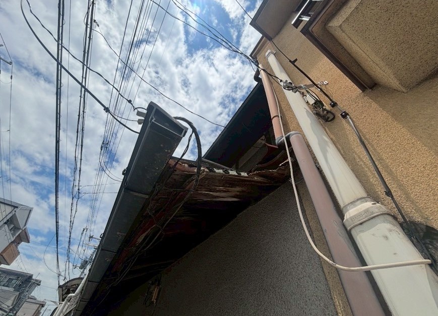 奈良県奈良市にて雨漏り修理〈瓦屋根からの雨漏り〉 施工前2