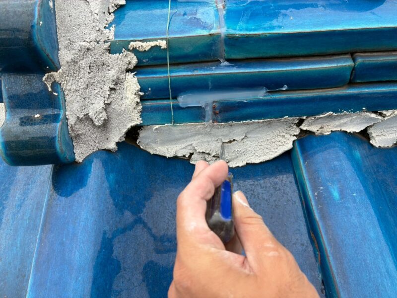 奈良県奈良市にて雨漏り修理〈瓦のズレ・漆喰打ち替え工事〉 施工前2