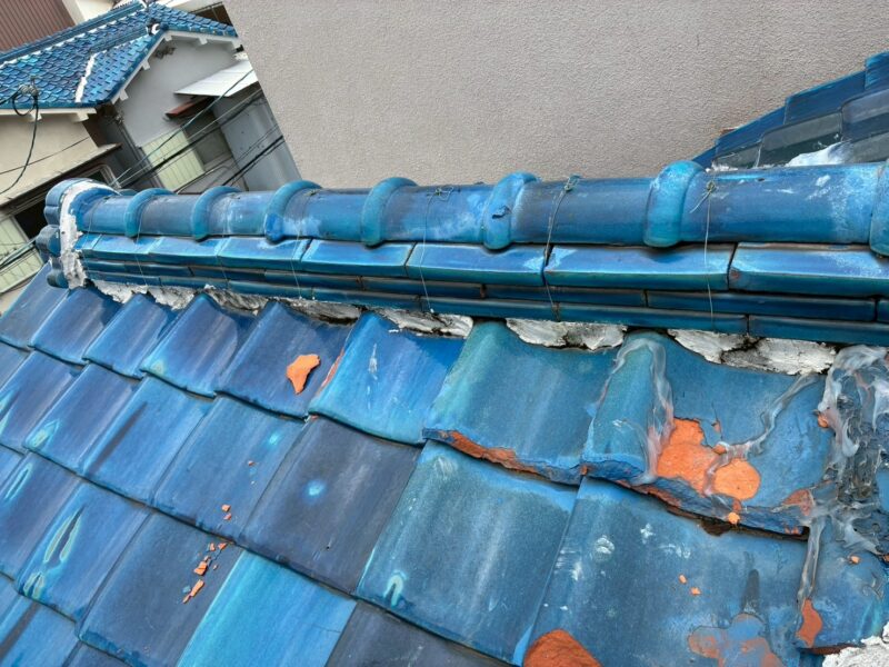 奈良県奈良市にて雨漏り修理〈瓦のズレ・漆喰打ち替え工事〉 施工前