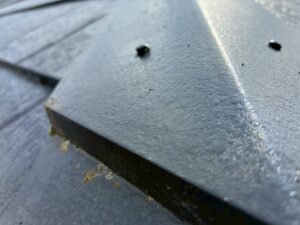 奈良市にて雨漏り修理〈1階リビング天井からの雨漏り〉 施工前