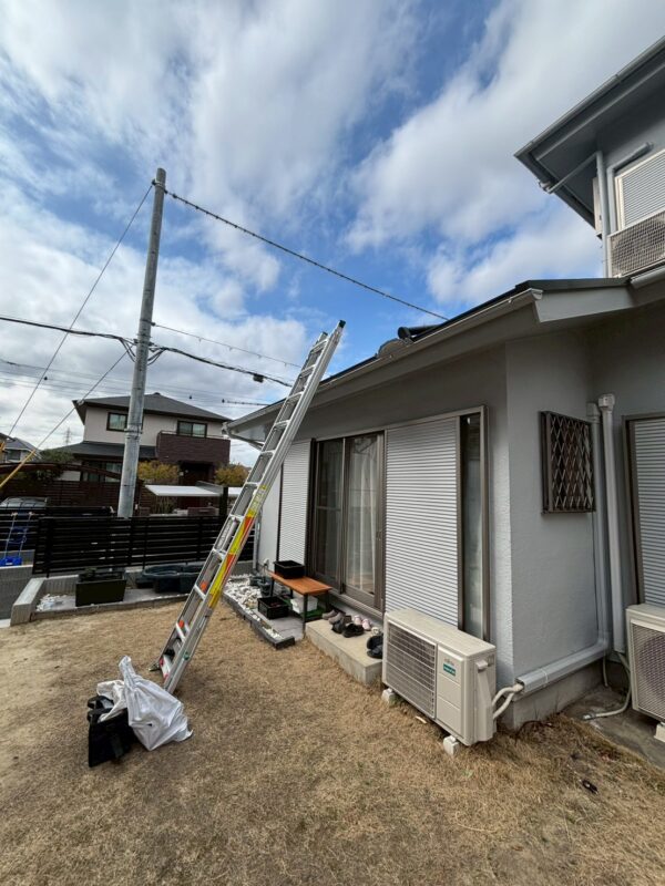 奈良市藤ノ木台にて屋根棟板金修理〈防水処理不足を改善〉 施工前