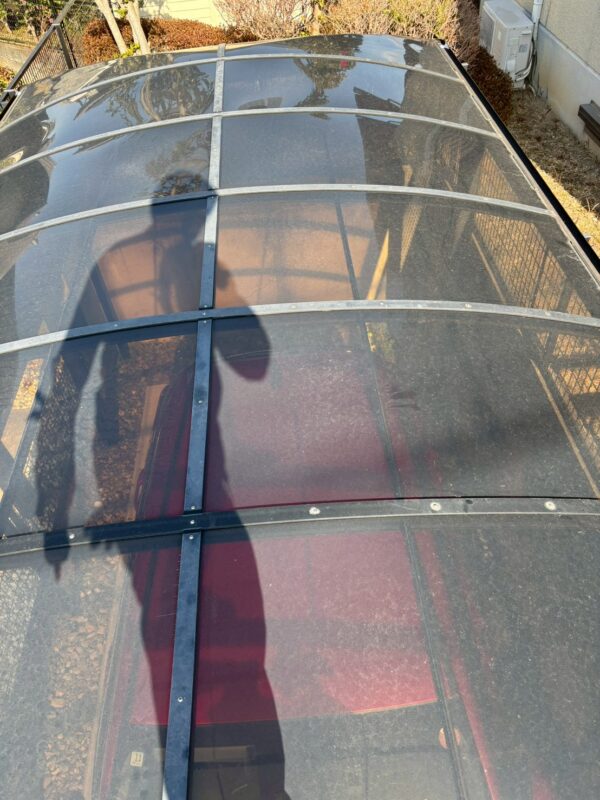 奈良市にて雨漏り修理〈カーポートからの雨漏れ・補修工事〉 施工前2