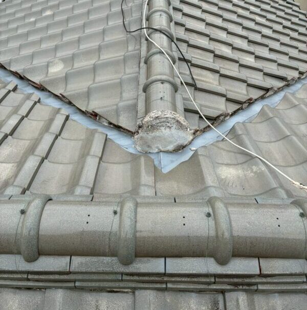 奈良市三条大路にて雨漏り修理〈和室天井からの雨漏り〉 施工前2