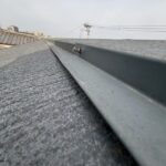奈良市姫歌町にて棟板金の釘打ち替え工事〈パッキンビス交換〉 施工前