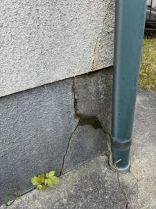 奈良市富雄のご住宅にて基礎中性化劣化抑止剤散布工事 施工前