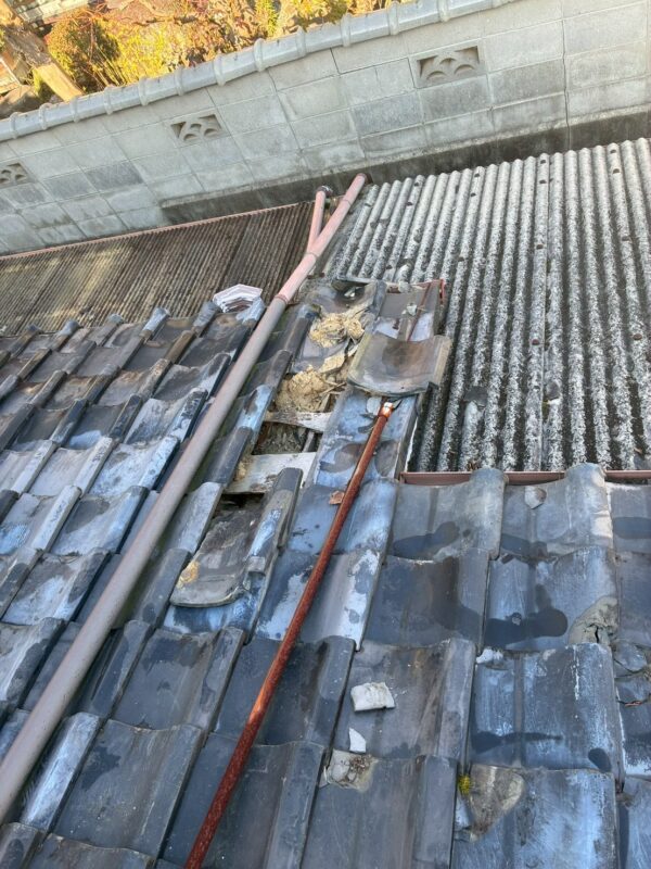 奈良市法蓮町のご住宅にて雨漏り修繕工事〈瓦屋根の修繕〉 施工前2