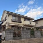 奈良市にて雨漏り予防の屋根塗装・外壁塗装〈チョーキング〉 施工前